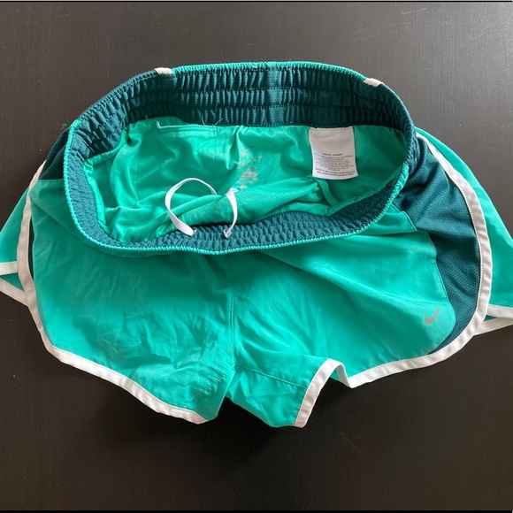 🏃‍♀️2 for $50 - Nike Dry-Fit - Picture 3 of 3